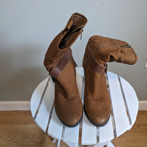 Marc Fisher Brown Heeled Boots, size 7.5 - Picture 2 of 9